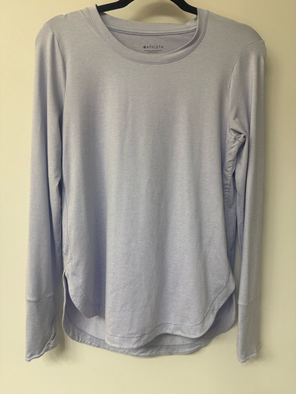 Athleta Pale Lavender Long Sleeve Crewneck Top with Thumb Hole Women’s Size Smal